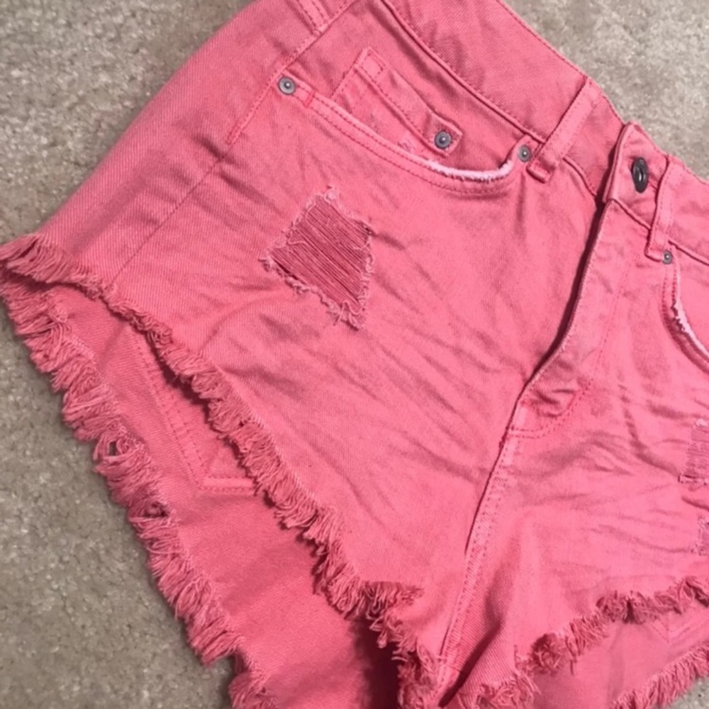 Shorts - Picture 3 of 8